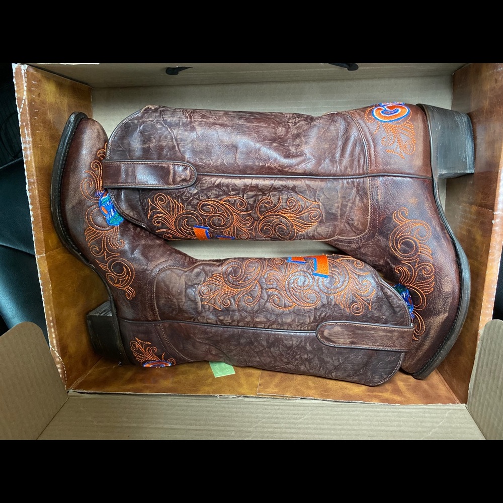 SUPER CUTE florida gator boots